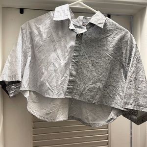 Mixed pattern crop button down